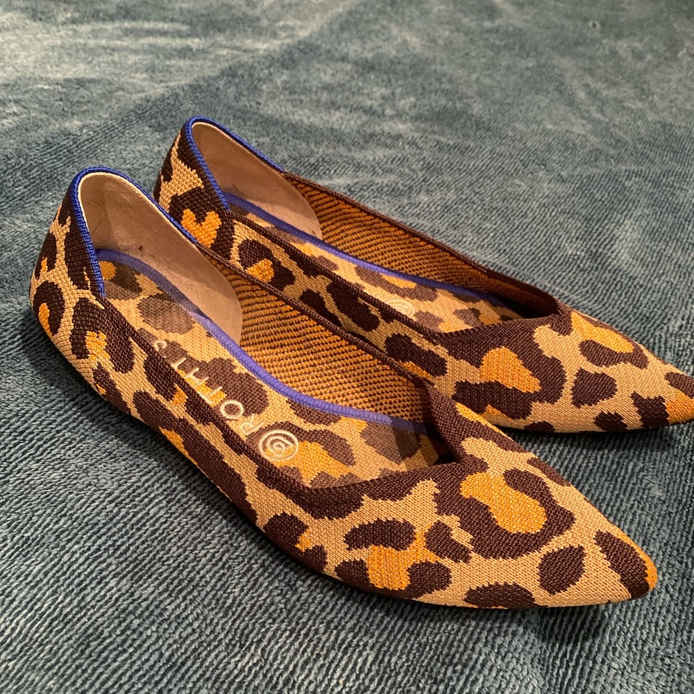 Big cat pointed toe rothys 8.5